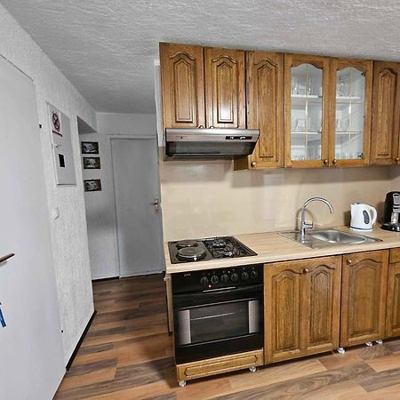 Apartman Zahira Karlobag Exterior foto