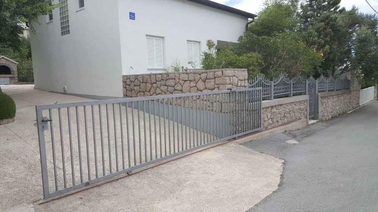 Apartman Zahira Karlobag Exterior foto